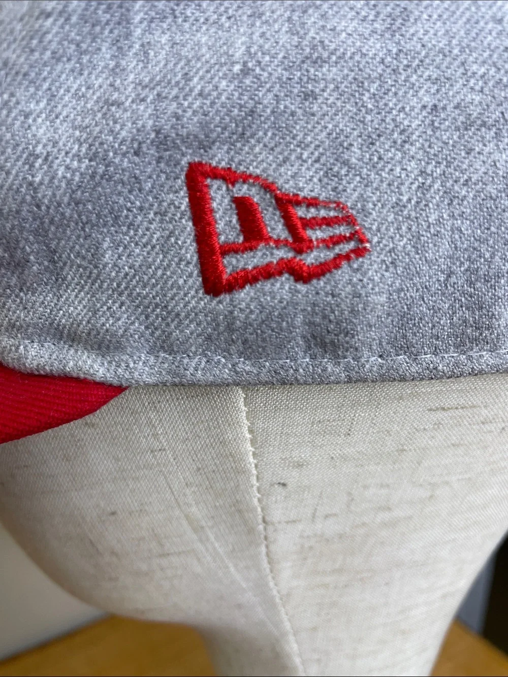 New Era Kids Gray Crown Red Brim Spider Patch Cap